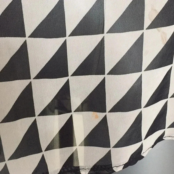 3/$15 Maximalist grunge Geometric print vegan flowy halter sheer top sz med - Picture 9 of 10